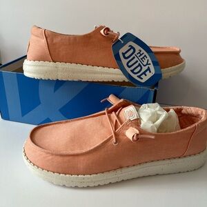 Hey Dude Peach Casual Shoes,NEW size USW 11 , wendy canvas